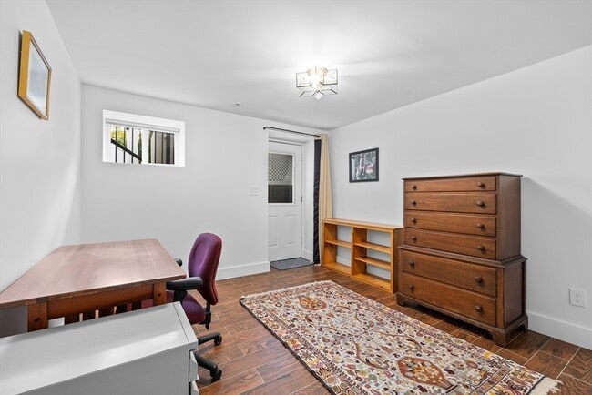 Building Photo - 38 Chester St