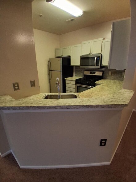 Building Photo - 8927 Groffs Mill Dr