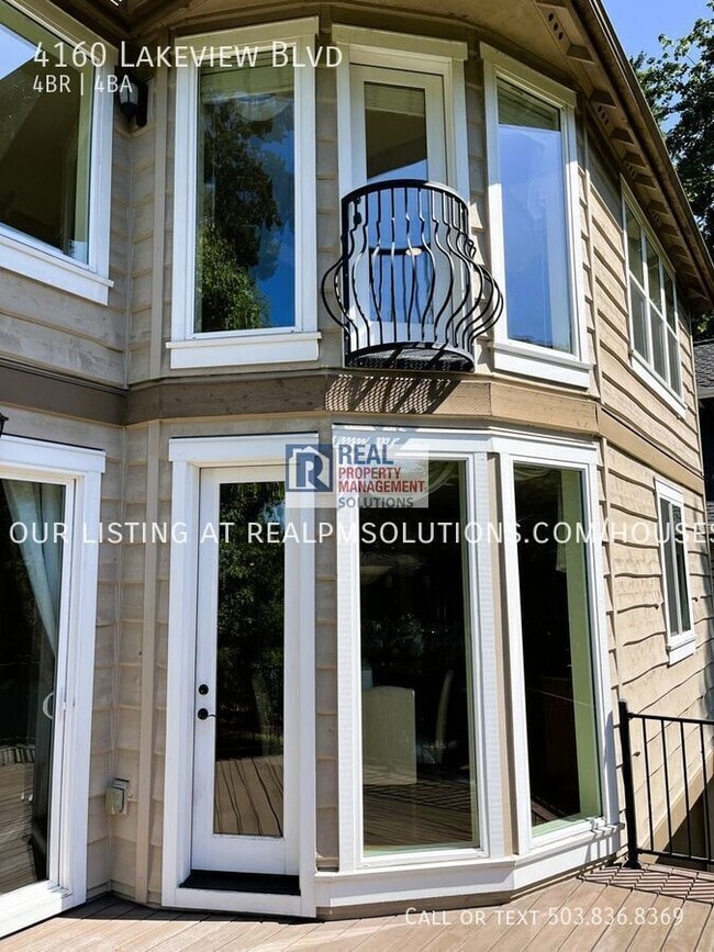 Building Photo - 4160 Lakeview Blvd
