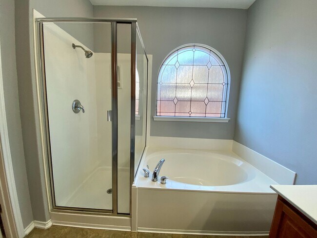 Building Photo - Medical Center/USAA/ UTSA 3 BD/2.5 BA Ready for Move In!