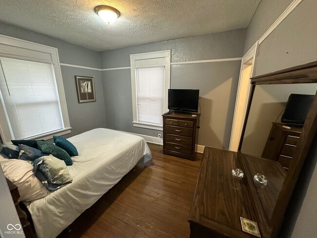 Building Photo - 4130 Rookwood Ave