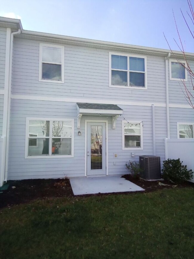 Building Photo - Townhome is Reflection at Storey Lake, Kis...