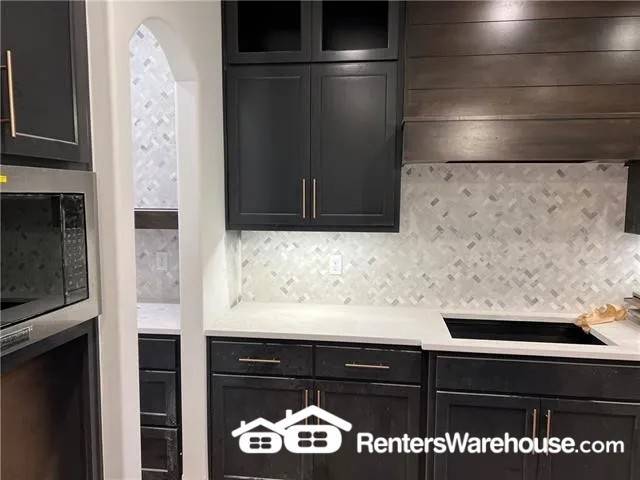 Building Photo - 4709 NE Freehold Dr