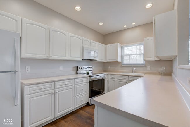 Building Photo - 1200 Shadow Ridge Rd