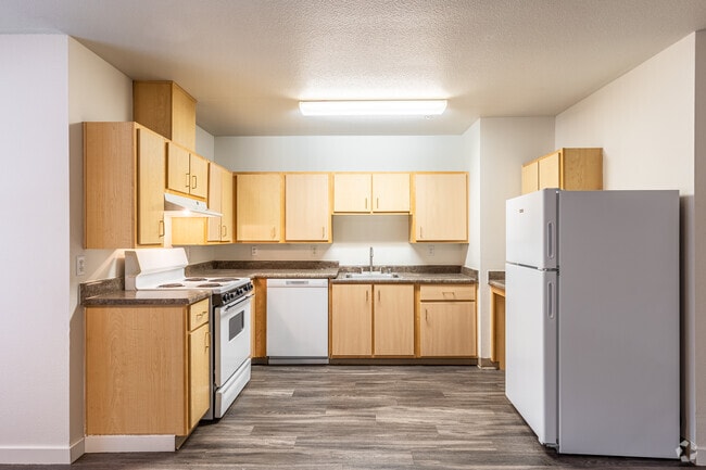 1BR, 1BA - 704SF Kitchen - Quail Run Apartments