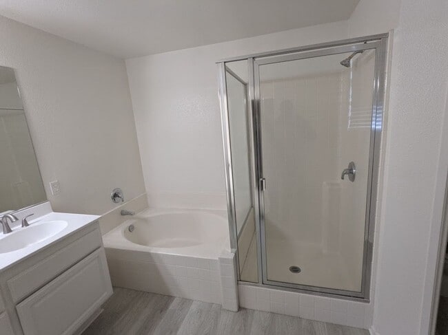 Building Photo - Divine Rancho Cucamonga 4 Bedroom Home