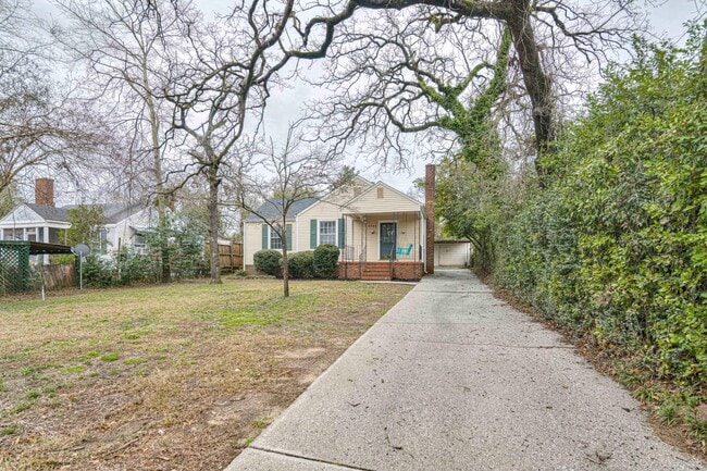 Building Photo - 1741 Oak Dr