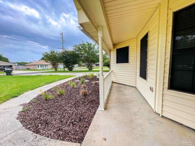 Building Photo - 9049 Bluebay Ln