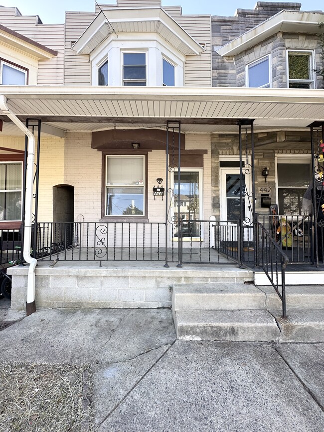 Primary Photo - 444 Arlington St