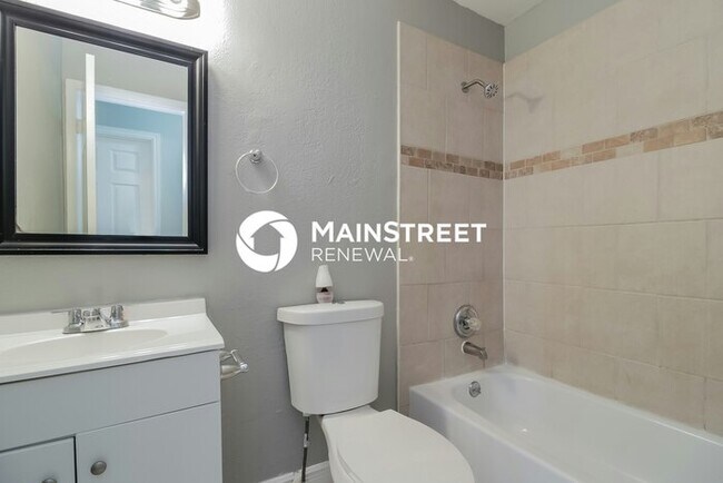 Building Photo - 3 Bedroom Pet-Friendly Home in Orlando, FL with Main Street Renewal