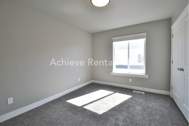 Building Photo - 2251 S 1120 W