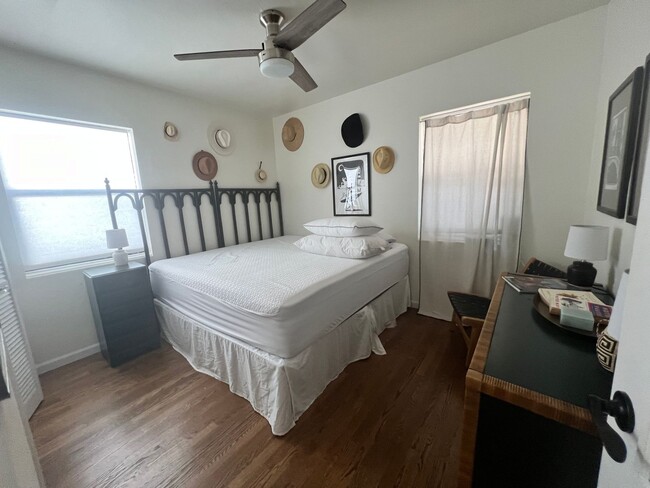 Building Photo - 6-8 MONTH FURNISHED RENTAL -NE ST. PETE 2/...