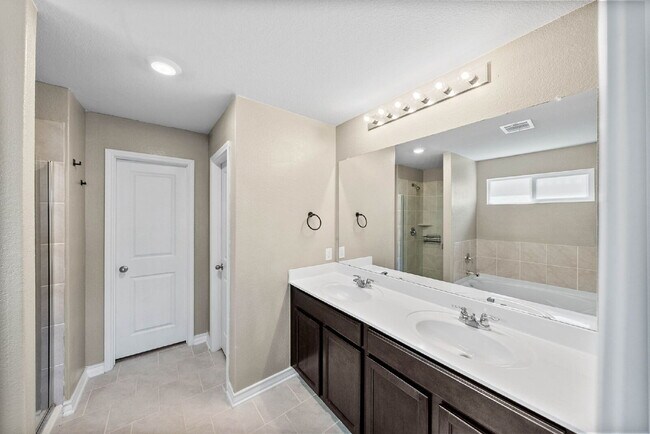 Building Photo - Charming Modern Home with Premium Amenitie...