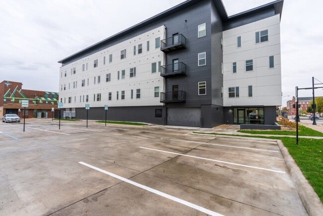 Building Photo - The Delaware: 2-Bedroom Apartment