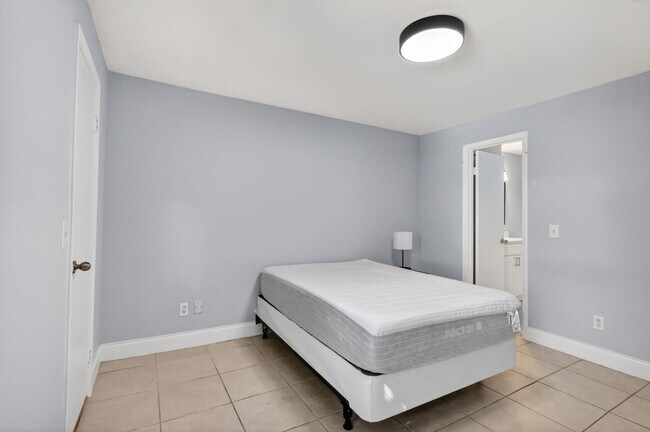 Building Photo - 1740 Palm Cove Blvd