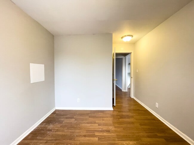 Building Photo - PRELEASING for AUGUST! Pet-Friendly 4BR Walk to Ball State