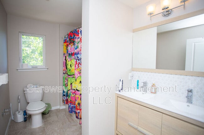 Building Photo - 6 Regency Ct