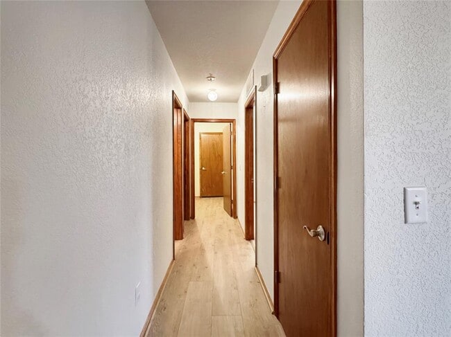 Building Photo - 14021 Harvest Cir