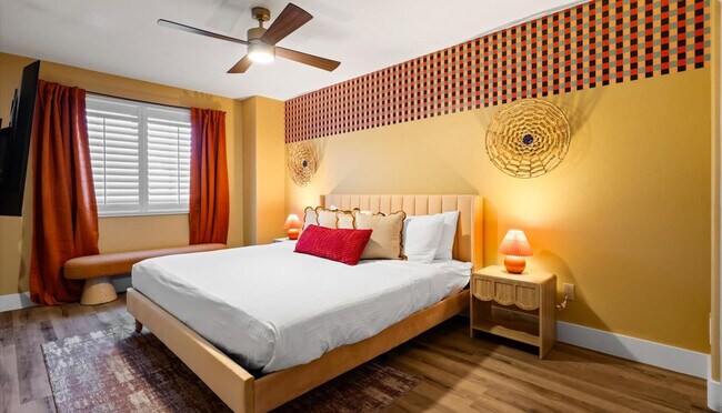 Building Photo - 2431 E Laurel St