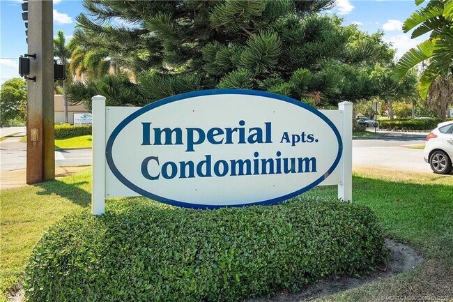 Building Photo - 333 SE Martin Ave