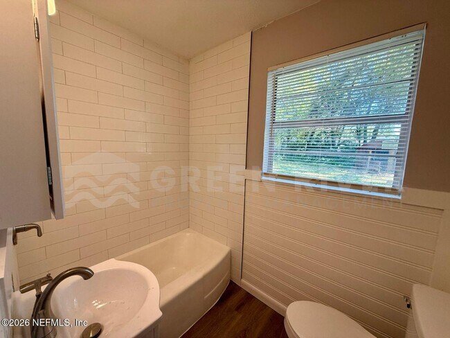 Building Photo - 3078 W 15th St