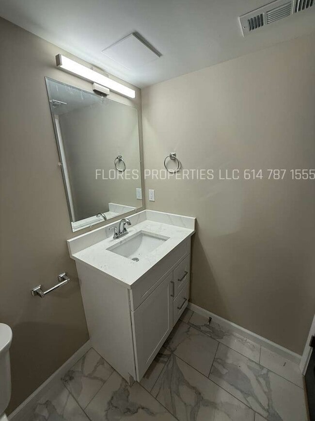 Building Photo - 4406 Glenmawr Ave