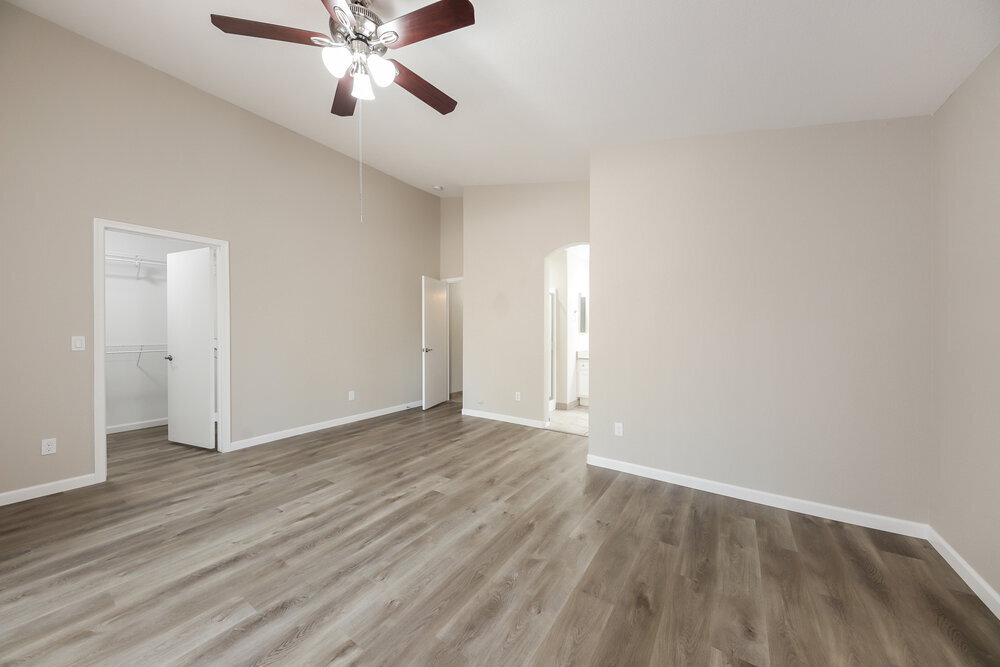 Building Photo - 7418 W Lone Cactus Dr