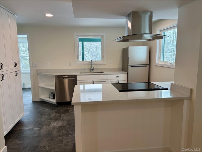 Building Photo - 156 Bloom Rd