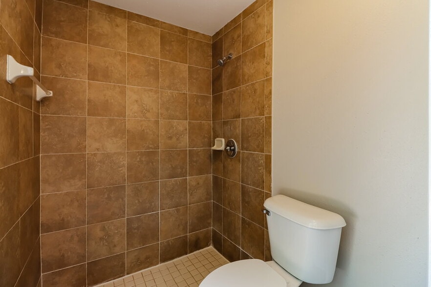 Building Photo - 2859 60th Ave S