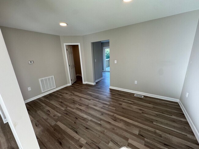 Building Photo - 167 Waddell Cir