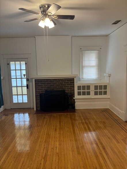 Building Photo - 2210 Dellwood Ave