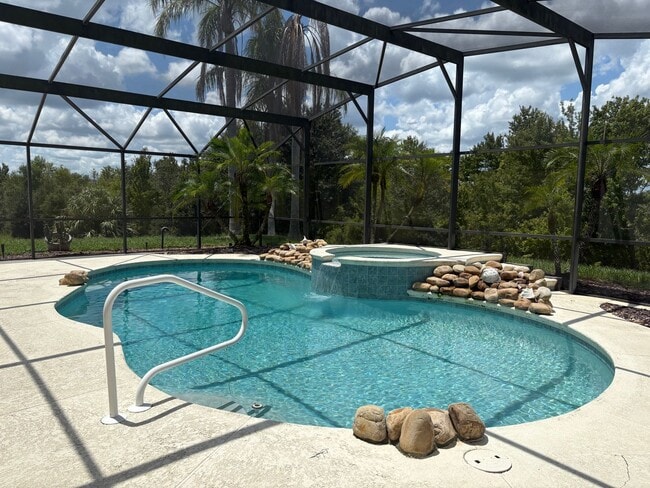 Building Photo - 3 Bedroom 2 Bathroom in Clermont