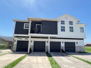 Building Photo - 13117 Vickery St