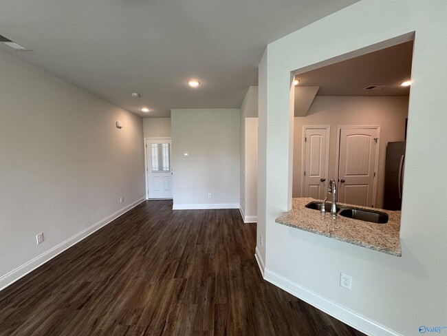 Building Photo - 103 Woodsbrook Pl SW