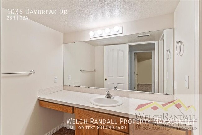 Building Photo - 1036 Daybreak Dr