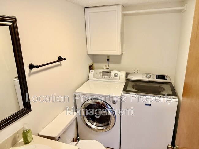 Building Photo - 3619 Lakecrest Ct