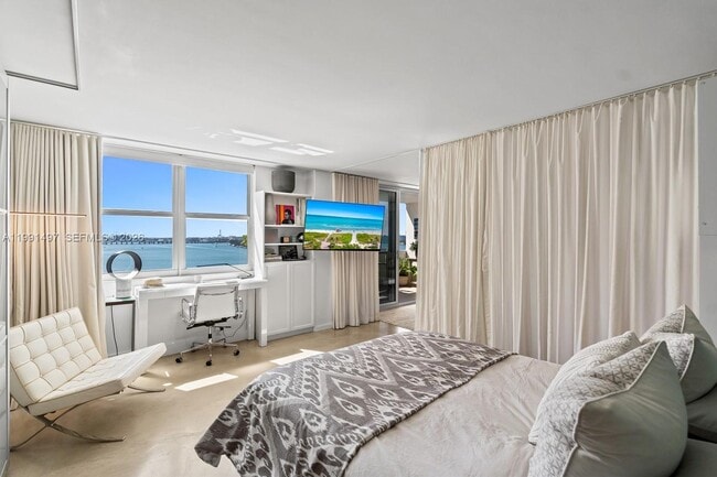 Building Photo - 5 Island Ave