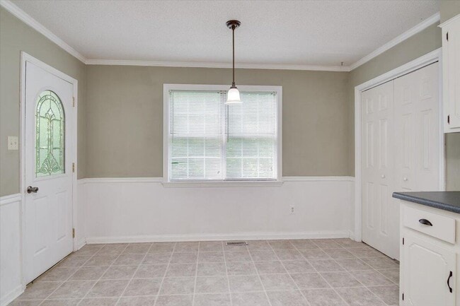 Building Photo - 494 Fairfield Ct