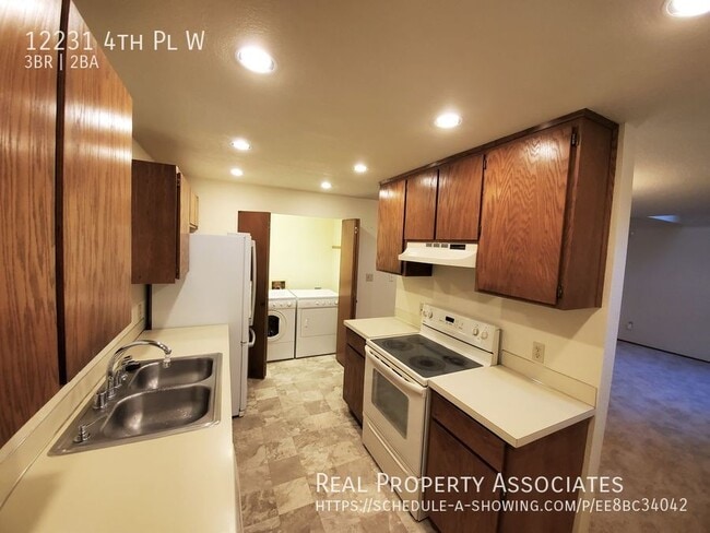 Building Photo - 12231 4th Pl W