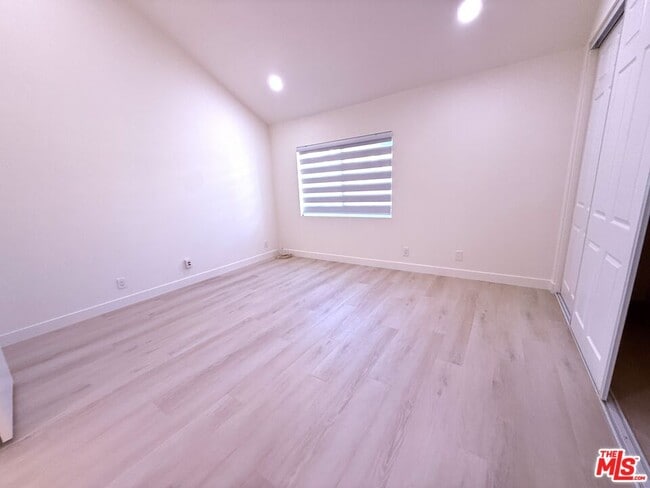 Building Photo - 3130 Montrose Ave