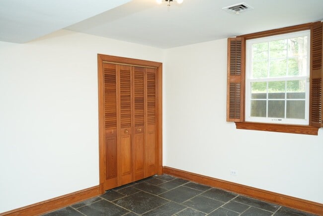 Building Photo - 4419 Dickerson Rd