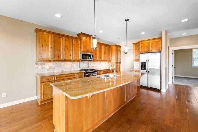Building Photo - Beautiful Gated Fisher’s Landing Townhome with 4 Bedrooms, Gas Fireplace & Central AC