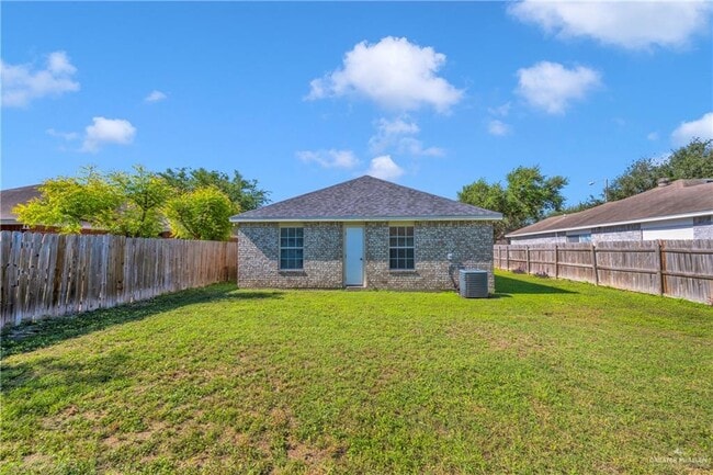 Building Photo - 3808 Toucan Ave