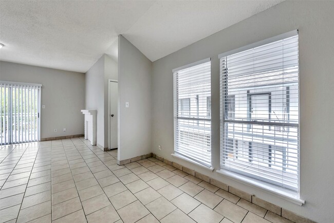 Building Photo - 6110 W Mt Houston Rd