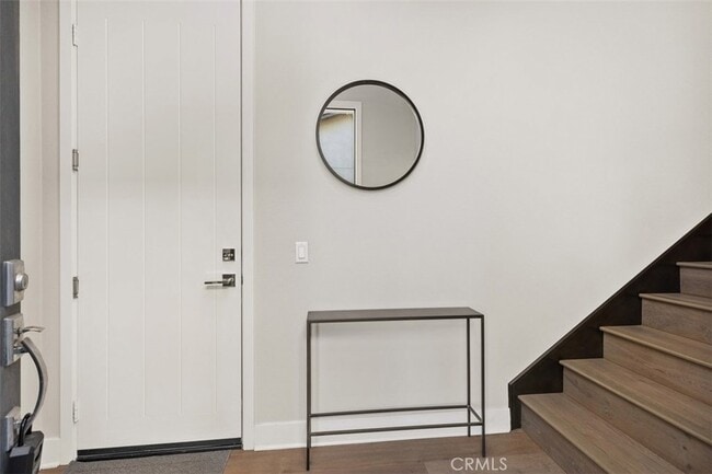 Building Photo - 227 Follyhatch