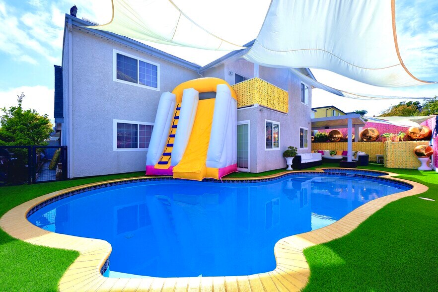 Building Photo - 6482 Viewpoint Dr