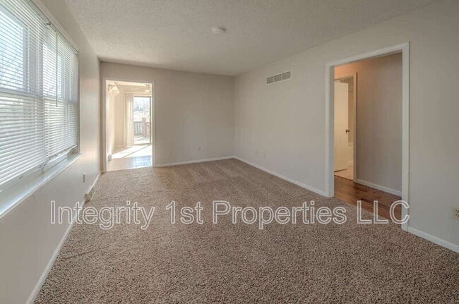 Building Photo - 8635 N Hull Ave