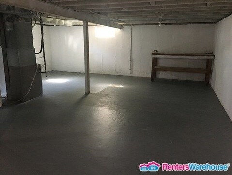 Building Photo - 110 La Sierra Dr