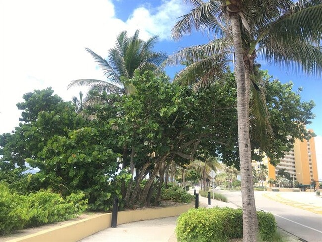 Building Photo - 1200 Hibiscus Ave