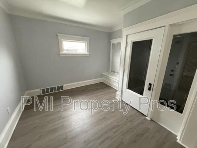 Building Photo - 3225 N 27th St